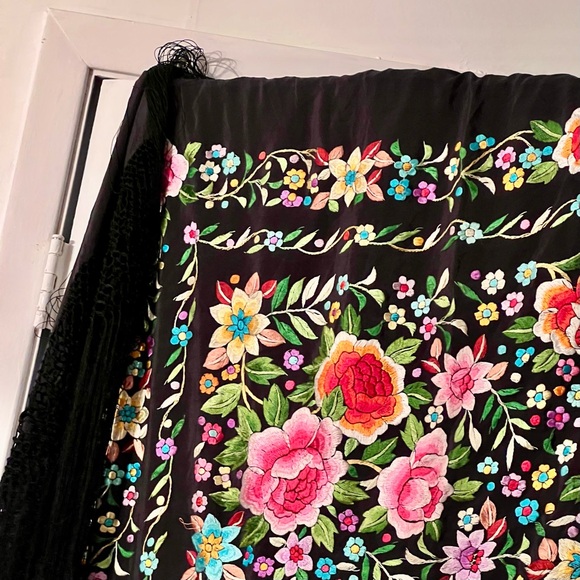 Floral Embroidered Black Scarf - Picture 14 of 14